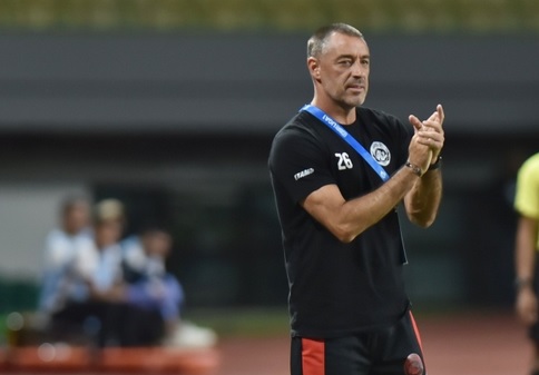 Pelatih Arema Ingatkan Pemain Jaga Pola Makan Selama Libur Lebaran