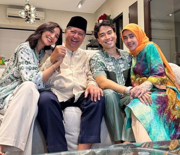 Vidi Aldiano Bagikan Kejadian Lucu Halalbihalal Bareng Istri dan Orang Tua