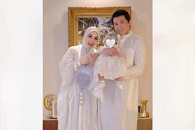 Syahrini dan Reino Barack Rayakan Lebaran 2025 Bersama Buah Hati di Singapura