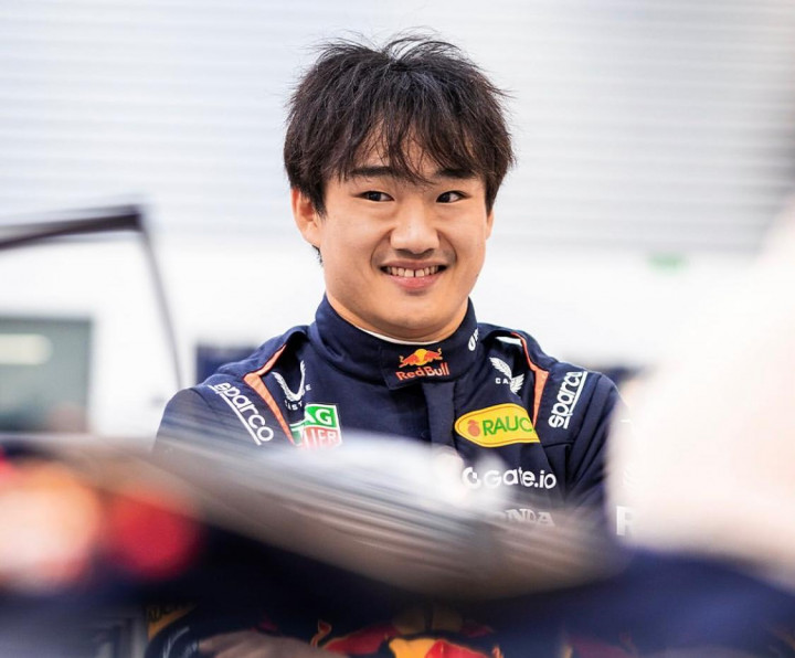 Resmi Berseragam Red Bull, Yuki Tsunoda Dilarang Finis di Depan Verstappen?