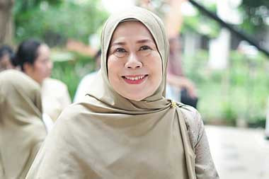 Ray Sahetapy Tutup Usia, Dewi Yull Ungkapkan Duka Mendalam