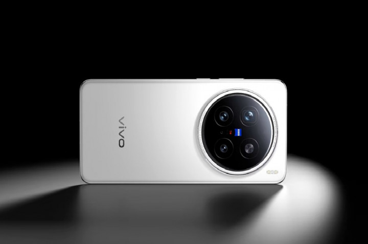 CEO vivo Kembali Pamer Sampel Kamera X200 Ultra