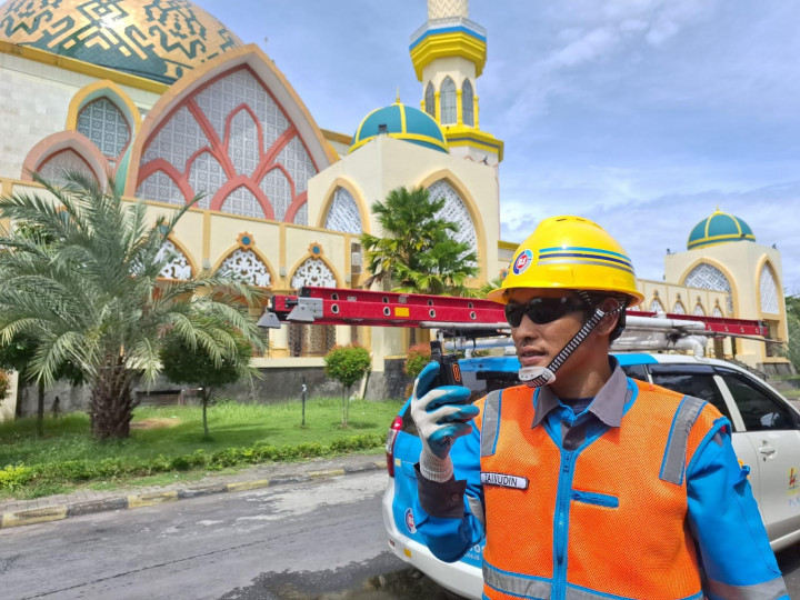 PLN Berhasil Jaga Listrik Tetap Nyala saat Lebaran, Begini Rahasianya!