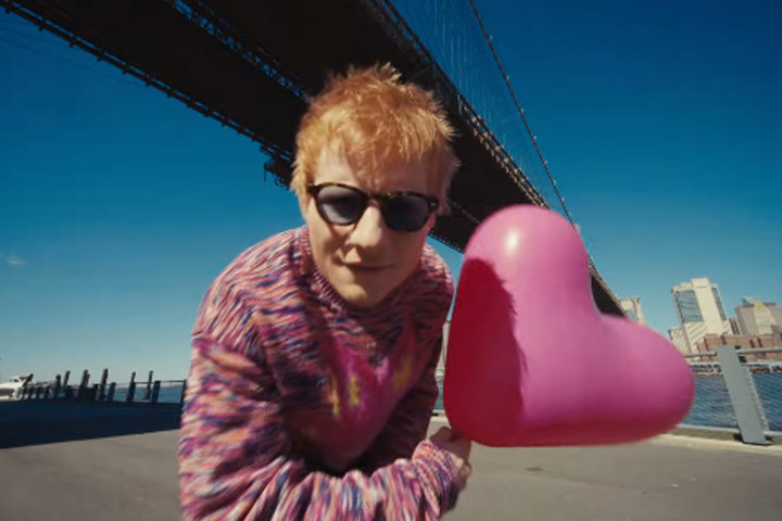 Ed Sheeran Rilis Video Musik untuk Lagu Barunya “Azizam