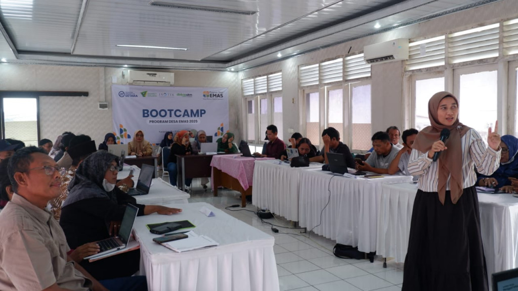 UMKM Kabupaten Karawang mengikuti program Desa Emas (Desa Ekonomi Maju dan Sejahtera).