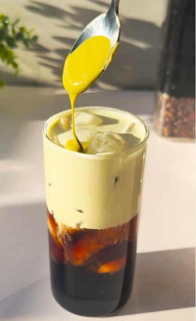 Masih Libur Lebaran, Yuk Bikin Pistachio Cream Cold Brew!