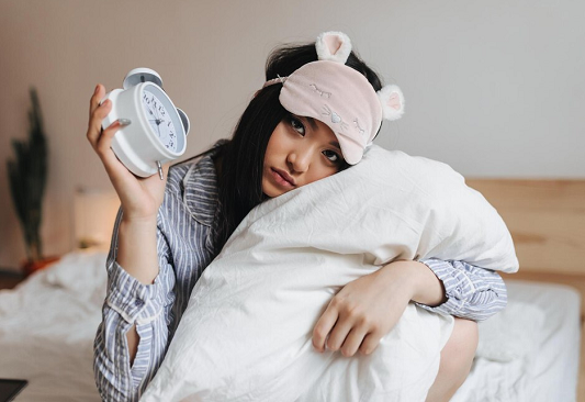 5 Kebiasaan 'Buruk' di Pagi Hari yang Bikin Berat Badanmu Makin Naik