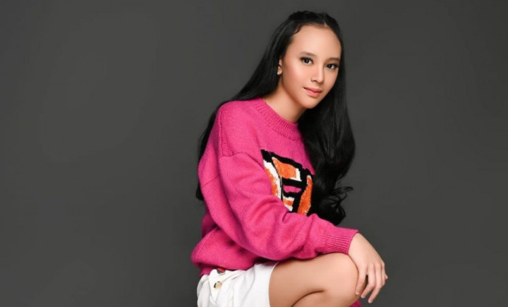 Dinda Ghania Terjebak Masa Lalu di Lagu 'Unfinished'