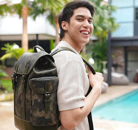 Gaya Keren El Rumi hingga Arya Mohan Kenakan Koleksi Tas Serbaguna Coach