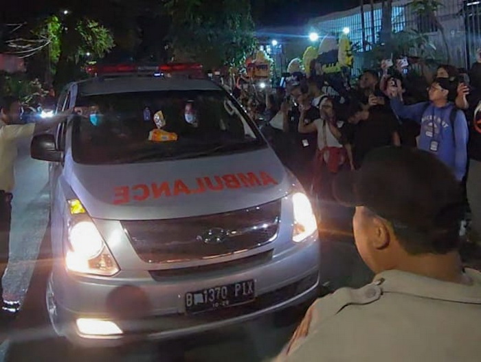 Jenazah Titiek Puspa Tiba di Rumah Duka