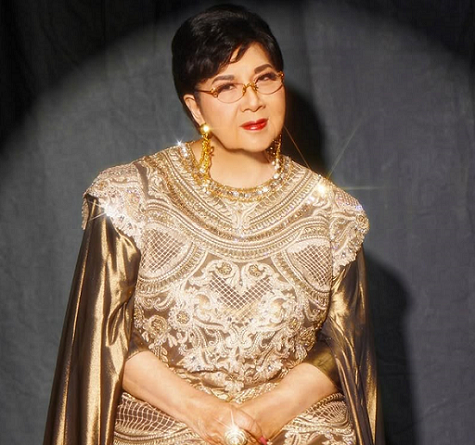 5 Gaya Klasik Titiek Puspa, Sang Diva Legendaris Tanah Air