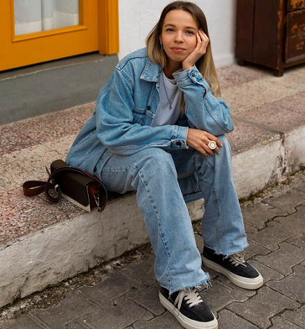 7 Sepatu yang Cocok di Padu Padankan dengan Jeans Baggy