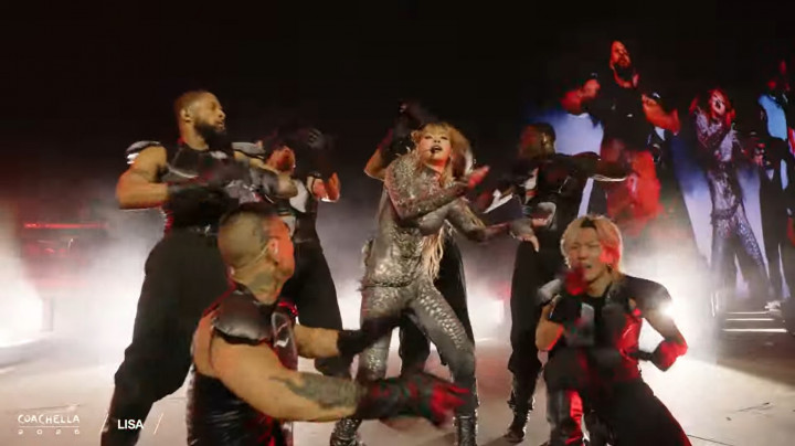 Ketinggalan Penampilan Lisa BLACKPINK? Ini Cara Nonton Ulang Live Streaming Coachella 2025
