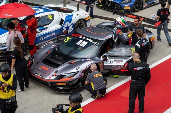 GT World Challenge Asia 2025 Round 1: Pembalap Indonesia Double Podium di Sepang