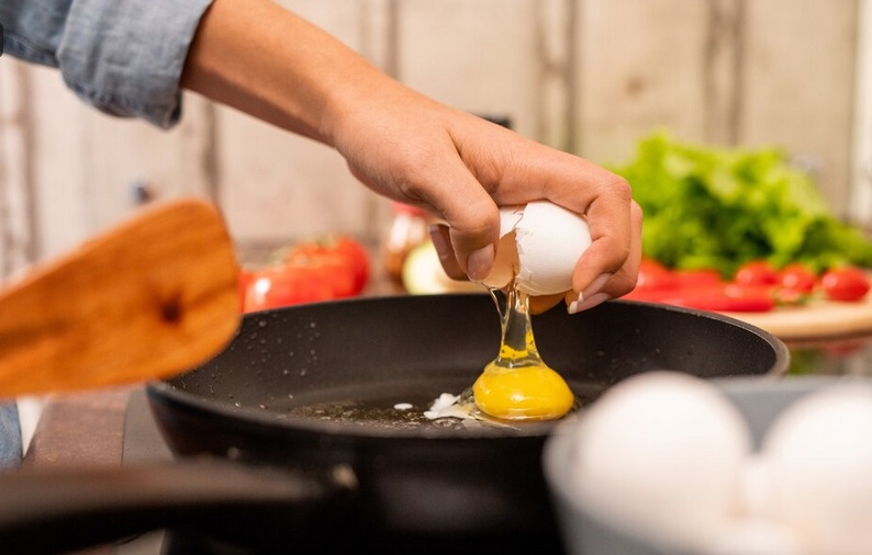 Ada beberapa cara agar kamu makan telur dengan sehat. Ilustrasi Freepik