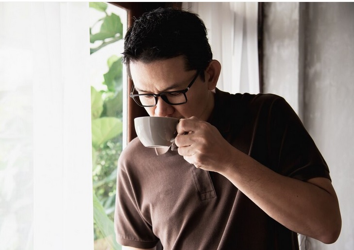 Ada hal-hal yang perlu diperhatikan ketika mengonsumsi kopi untuk meredakan mabuk. Ilustrasi Freepik