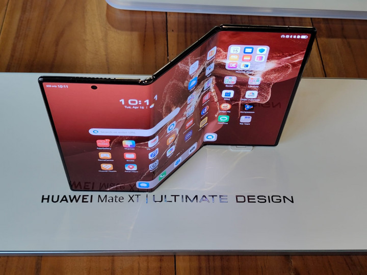 HP Lipat 3 Layar Tertipis di Dunia Segera Dijual di Indonesia