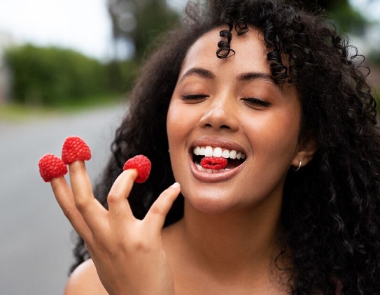 5 Bahan Alami agar Gigi Lebih Putih, Bersih dan Sehat