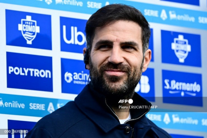 Bantah Didekati Roma dan Milan, Fabregas: Saya Belum Dihubungi Siapapun