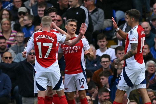 Arsenal Lumat Ipswich Town, Liverpool Tunda Pesta Juara
