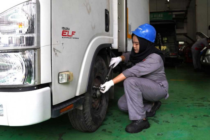 Kartini Ini Pede di Lingkungan Otomotif Isuzu