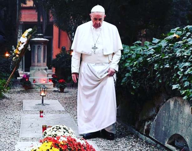 Paus Fransiskus Meninggal Dunia, Ini Sederet Riwayat Kesehatan yang Diidapnya