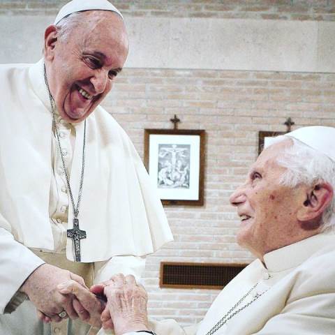 10 Gelar Resmi Paus yang Sesuai dengan Pelayanannya