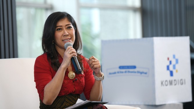 Menkomdigi: Bekali Anak Literasi Digital Sebelum Akses Media Sosial