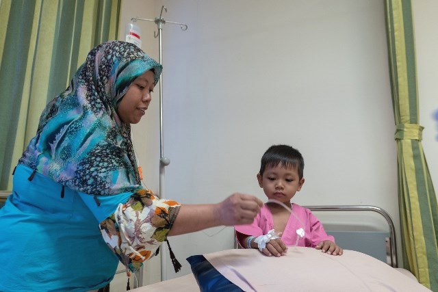   Aplikasi kesehatan baru dirancang untuk membantu dokter, orang tua, dan masyarakat dapatkan panduan tentang perawatan suportif dan pengobatan tepat waktu. (Foto: Dok. Philips Foundation)
