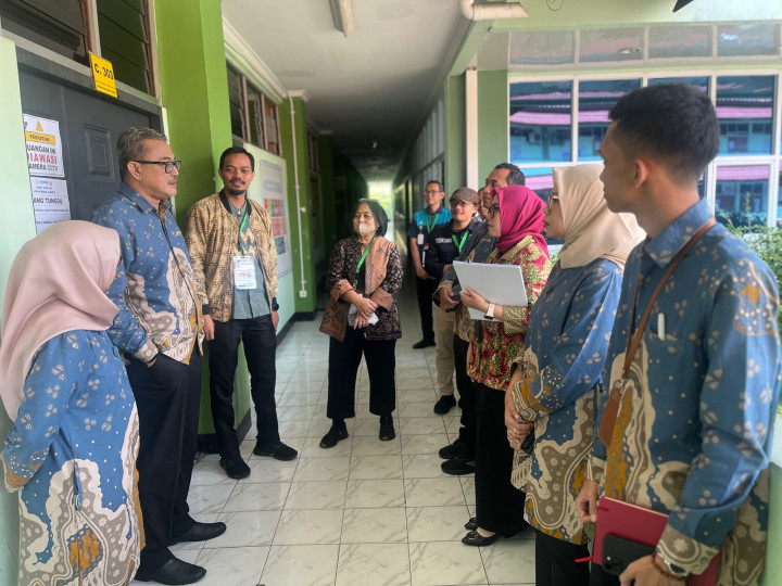 Tinjau UTBK-SNBT 2025 di UPNVJ, Ombudsman: Tertib dan Sesuai Prosedur