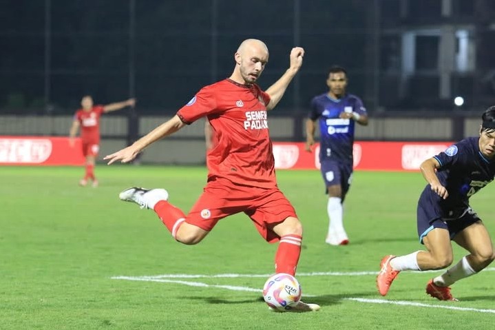 Semen Padang Membantah telah Menunggak Gaji Charlie Scott