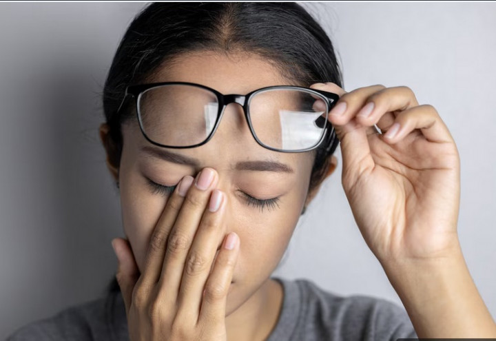 Perubahan Hormon selama Menopause Berdampak pada Kesehatan Mata