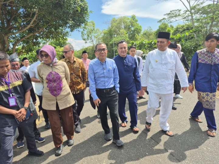 Mendiktisaintek Minta Pemda Tak Segan Berbagi Masalah dengan Perguruan Tinggi