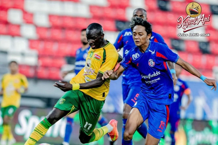 Persib Diuntungkan dengan Hasil Imbang Arema vs Persebaya