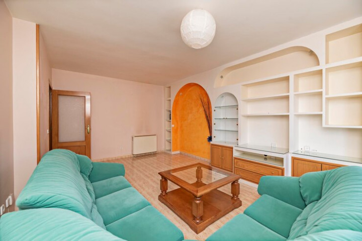 Tren Dekorasi Interior 2025, Ruangan Netral Hingga Furnitur Melengkung