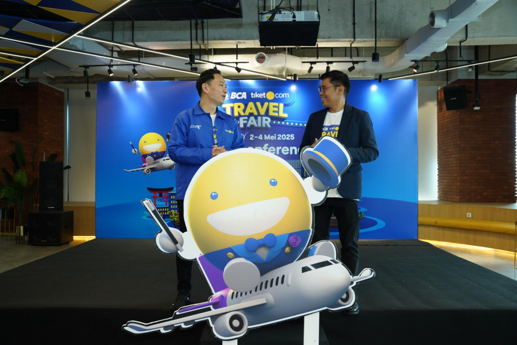 George Hendrata, Chief Executive Officer tiket.com, dan I Ketut Alam Wangsawijaya, Executive Vice President BCA, dalam konferensi pers BCA tiket.com Travel Fair.