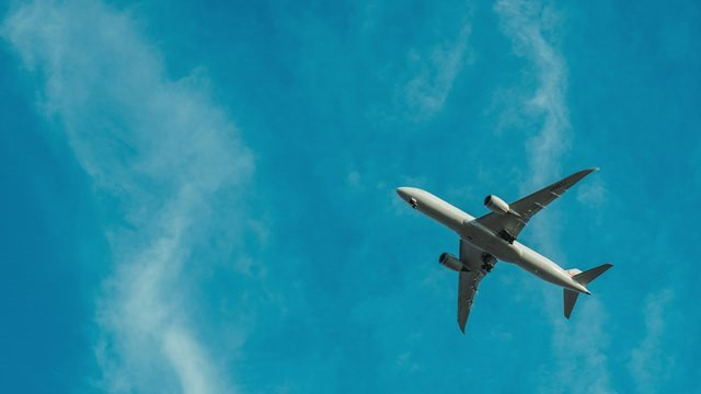  Larangan merokok di dalam pesawat juga merupakan bagian dari standar keselamatan internasional yang telah ditetapkan oleh ICAO. (Foto: Ilustrasi/Dok. Pexels.com)