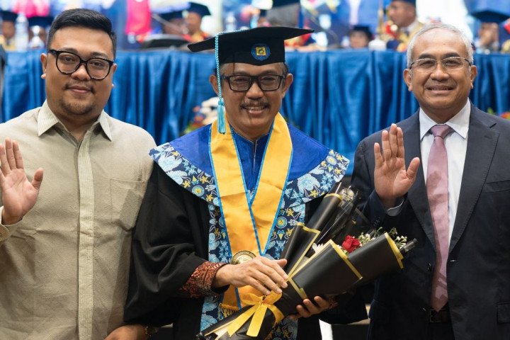 Cerita Tamyani, Wisudawan Tertua UBL yang Lulus S1 di Usia 62 Tahun