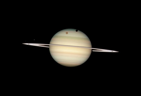 Fenomena Langka, Tahun Ini Bisa Lihat Bayangan Planet Titan pada Saturnus Lho!