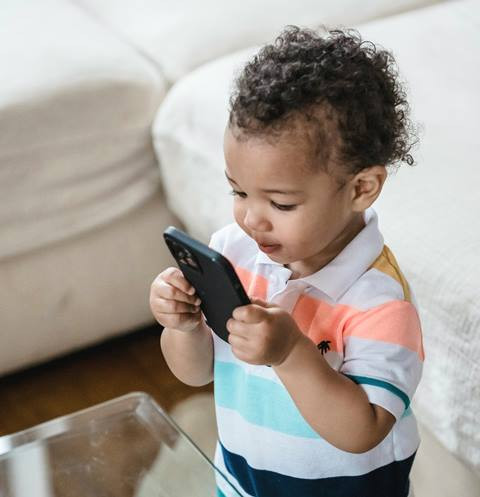 WHO berikan panduan batasan screen time anak. (Foto: Ilustrasi/Dok. Pexels.com)