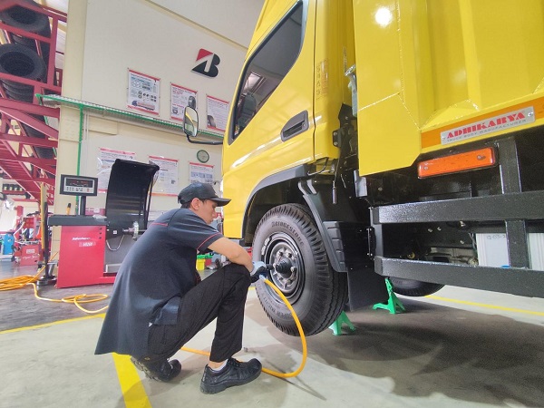 Outlet Baru Bridgestone Layani Kendaraan Penumpang hingga Truk