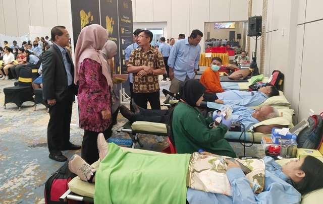 Sambut Waisak, Bimas Buddha Gelar Donor Darah dan Pengobatan Gratis