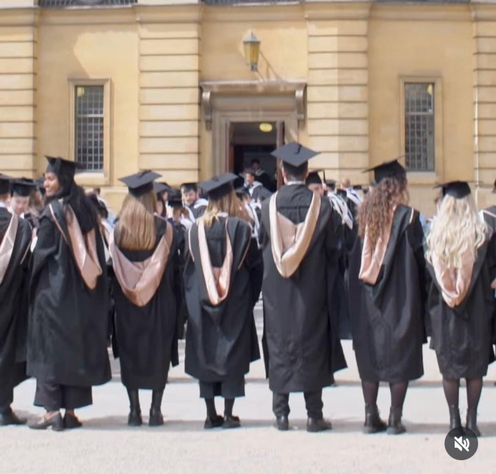 4 Tradisi Wisuda Unik di Kampus Luar Negeri, Oxford hingga Stanford University
