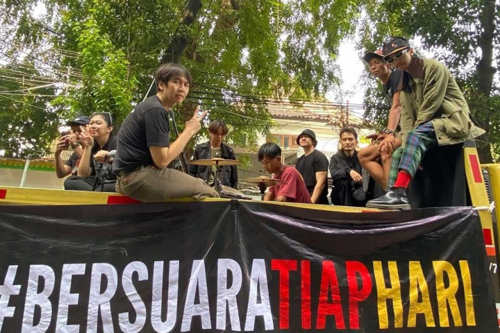 The Brandals Turun ke Jalan untuk Unjuk Rasa Hari Buruh