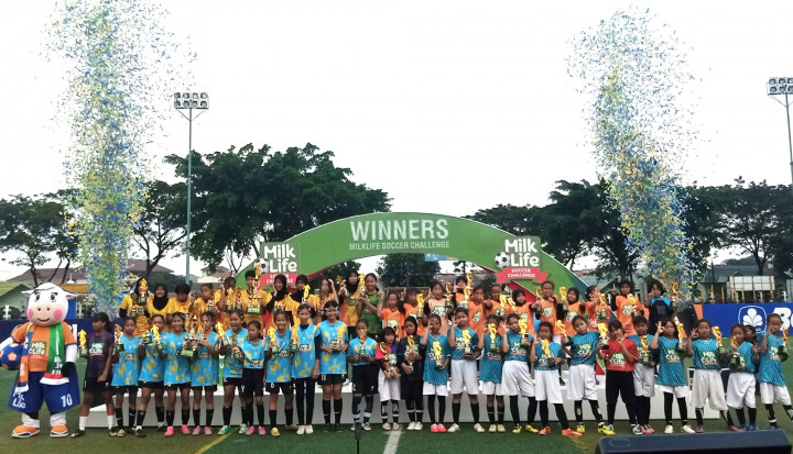 SDN Kalisari 01 dan SDN Pulogebang 13 Juara MilkLife Soccer Challenge Jakarta 2025