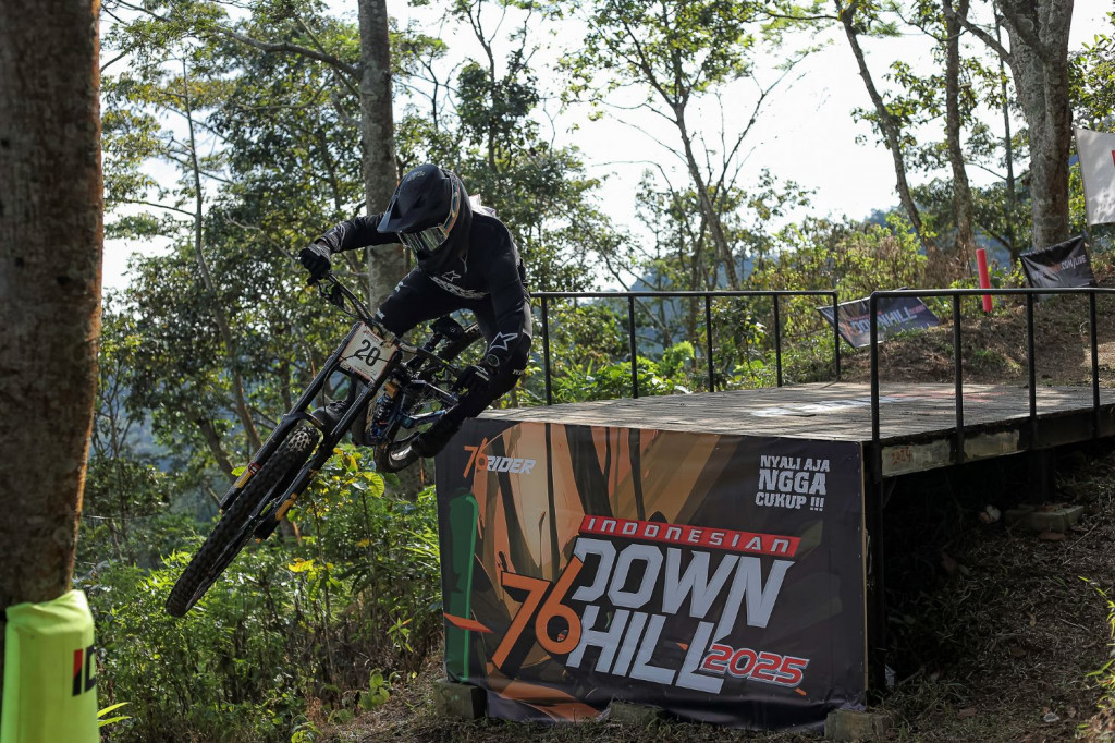 Aksi Andy Prayoga di 76 Indonesian Downhill 2025 seri 1 Ternadi Park (dok. 76 Indonesian Downhill)