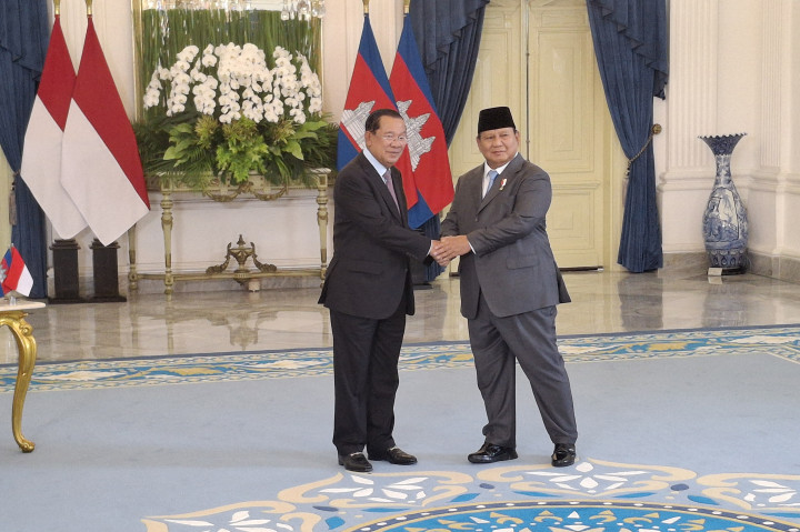 Presiden Prabowo Terima Kunjungan Kehormatan Presiden Senat Kamboja