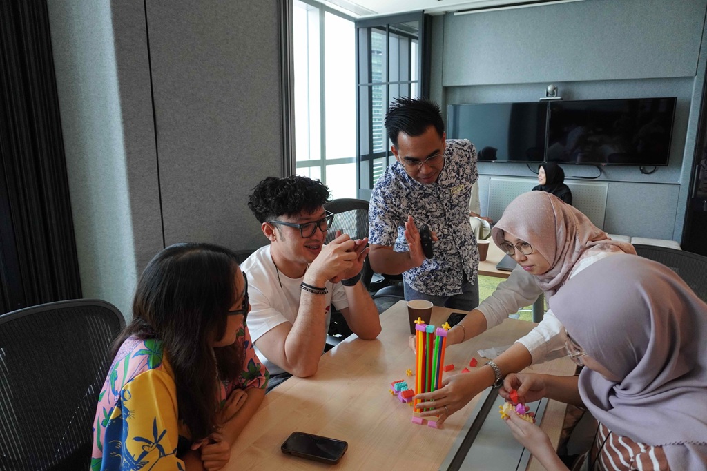 LINE Indonesia bersama dibimbing.id, platform digital learning terkemuka di Indonesia, kembali menjalin kerja sama dalam menghadirkan program pengembangan talenta. di tim internal.