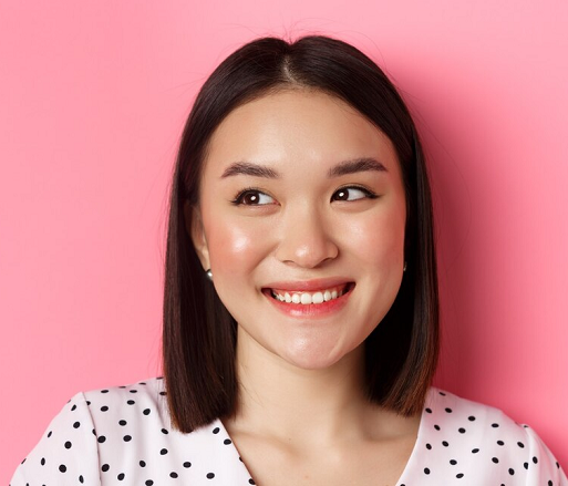 3 Trik Make Up untuk Tampilan Kulit Glowing, Simple Banget Lho!