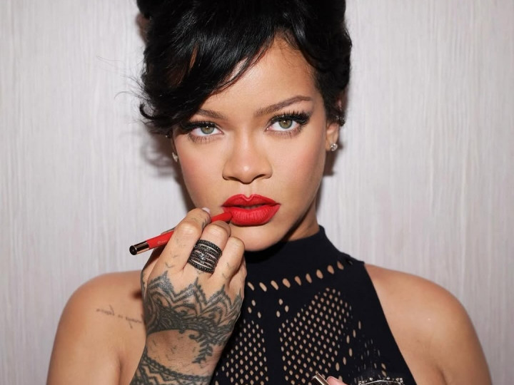 Perut Buncit Rihanna di Met Gala 2025 Jadi Sorotan, Hamil Anak Ketiga?